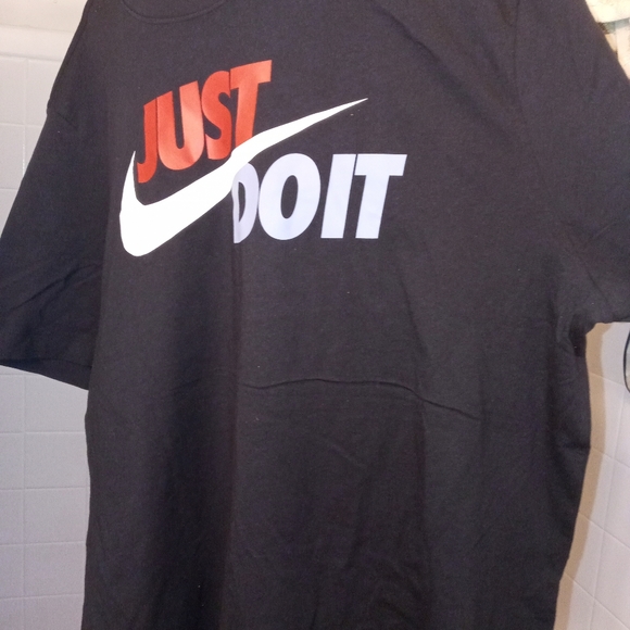 Nike shirt - Picture 4 of 4